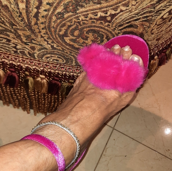 SEXXXY NAUGHTY MAGENTA PINK STILETTO 💗 HIGH HEELS ANKLE STRAP SIZE 8 pompoms 4" - Picture 2 of 5